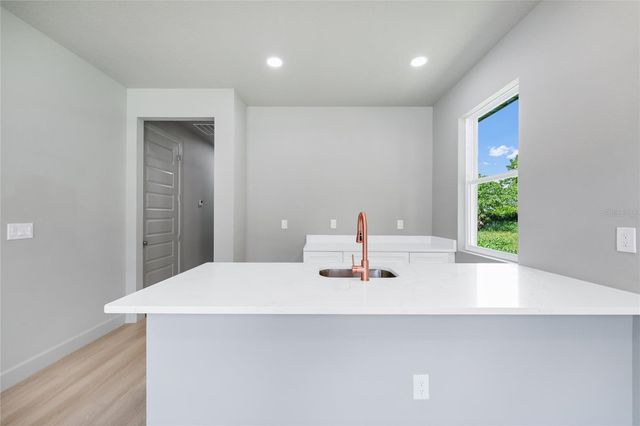 2034 E GRANT AVENUE, Orlando, FL 32806