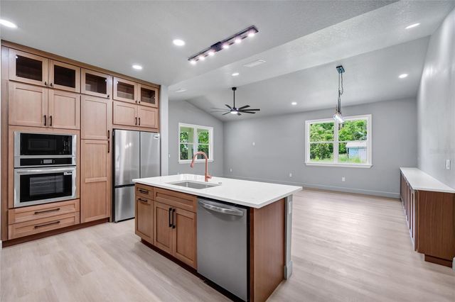2034 E GRANT AVENUE, Orlando, FL 32806
