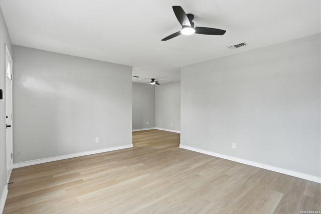 132 University, San Antonio, TX 78201