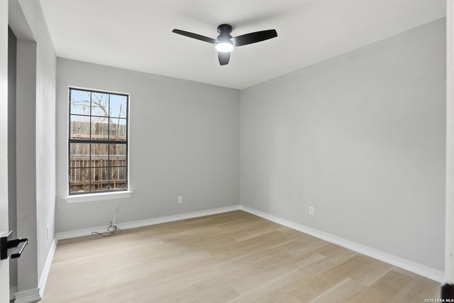 132 University, San Antonio, TX 78201