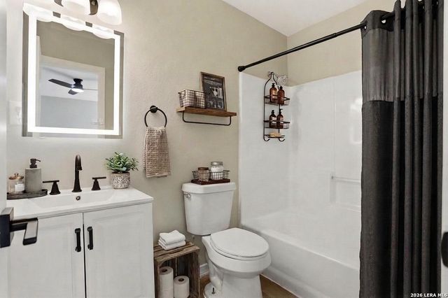 132 University, San Antonio, TX 78201