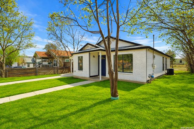 132 University, San Antonio, TX 78201