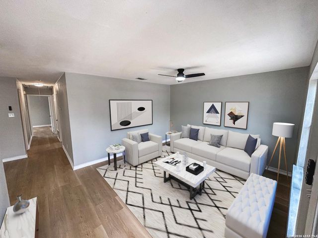132 University, San Antonio, TX 78201