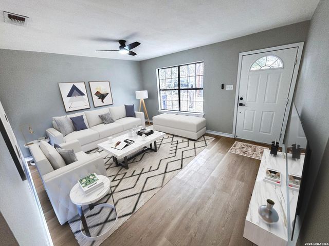 132 University, San Antonio, TX 78201
