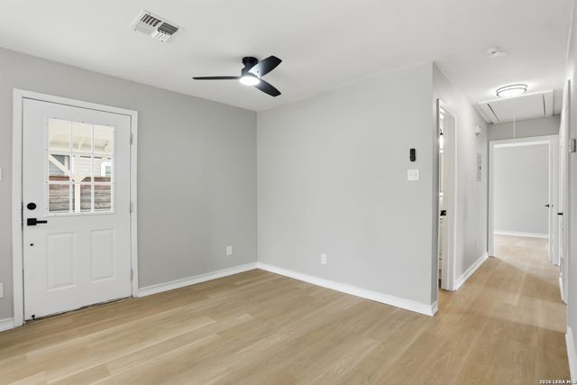 132 University, San Antonio, TX 78201