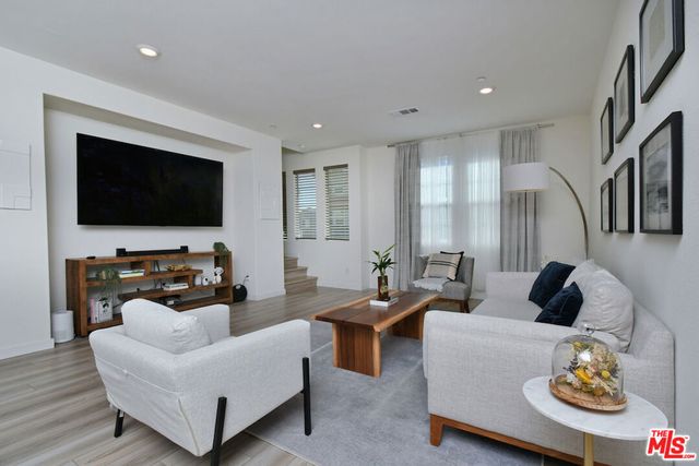 27120 Red Tail Place, Valencia, CA 91381