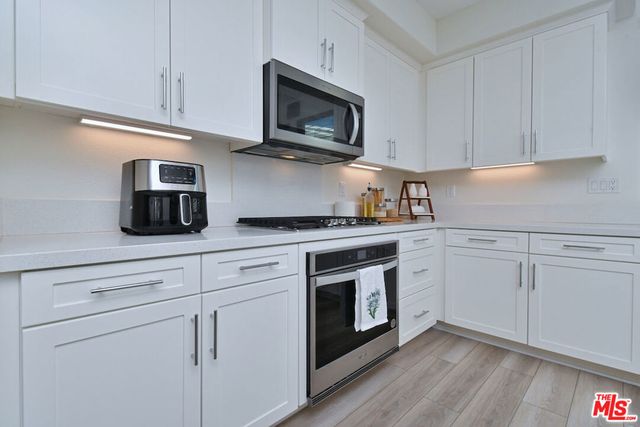 27120 Red Tail Place, Valencia, CA 91381