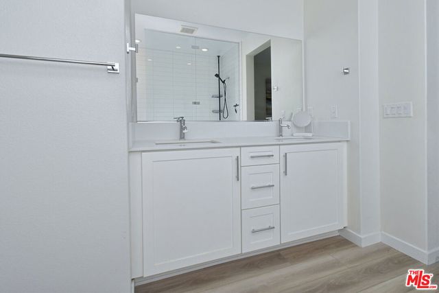 27120 Red Tail Place, Valencia, CA 91381