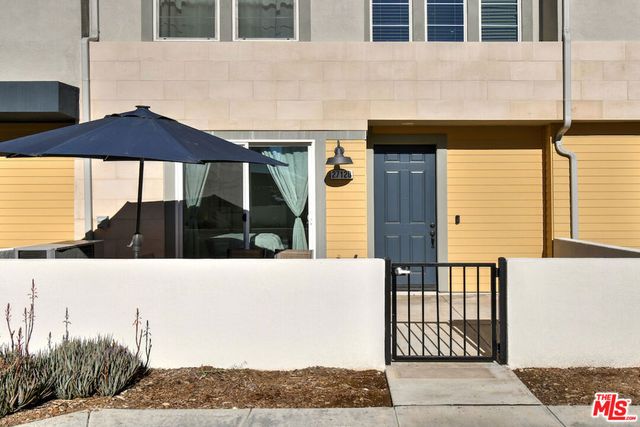 27120 Red Tail Place, Valencia, CA 91381