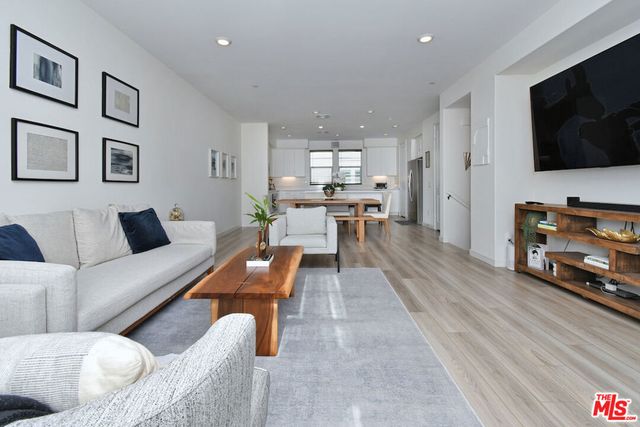 27120 Red Tail Place, Valencia, CA 91381