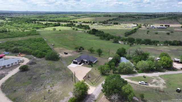 1212 Engler Dairy, Seguin, TX 78155