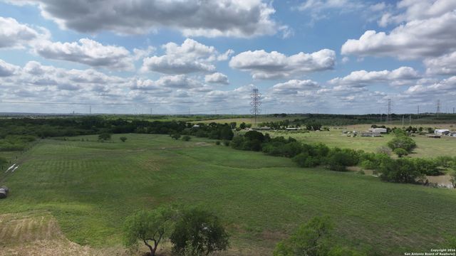 1212 Engler Dairy, Seguin, TX 78155