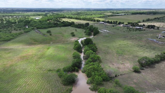 1212 Engler Dairy, Seguin, TX 78155