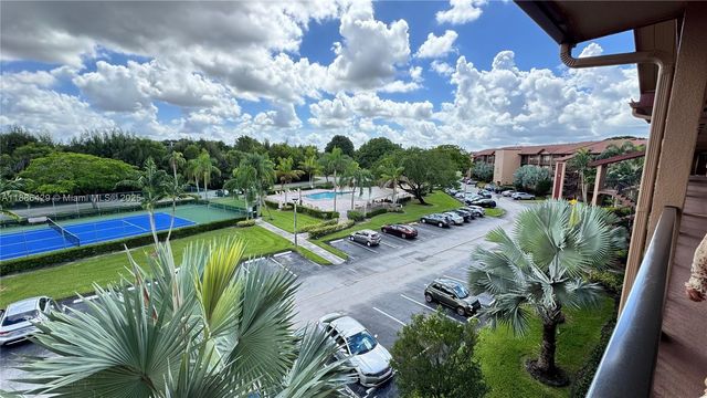 300 SW 130th Ter 407B, Pembroke Pines, FL 33027