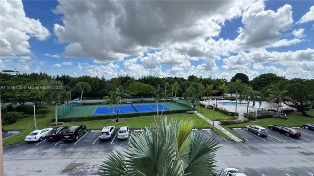 300 SW 130th Ter 407B, Pembroke Pines, FL 33027