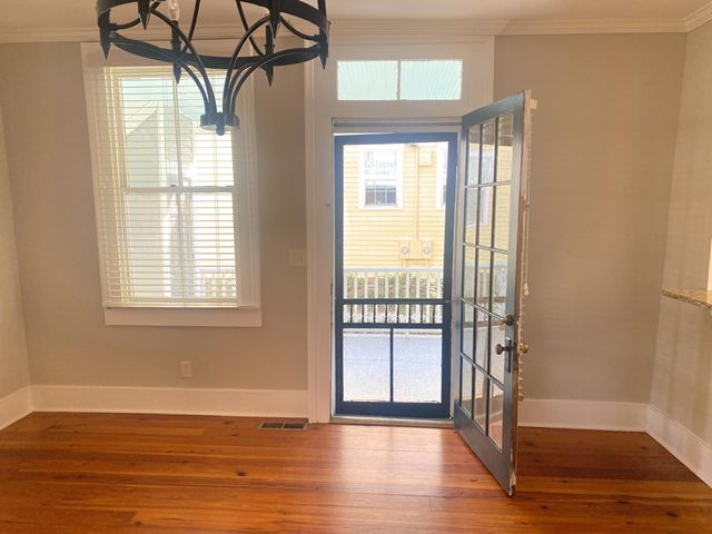 9 Gadsden Street, Charleston, SC 29401