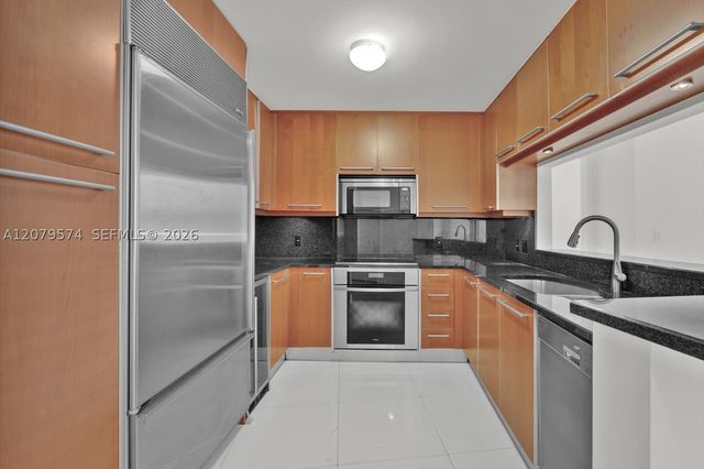 901 Brickell Key Blvd 609, Miami, FL 33131