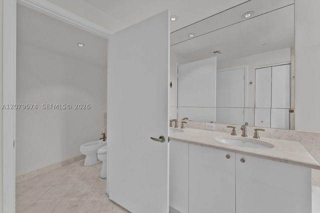 901 Brickell Key Blvd 609, Miami, FL 33131