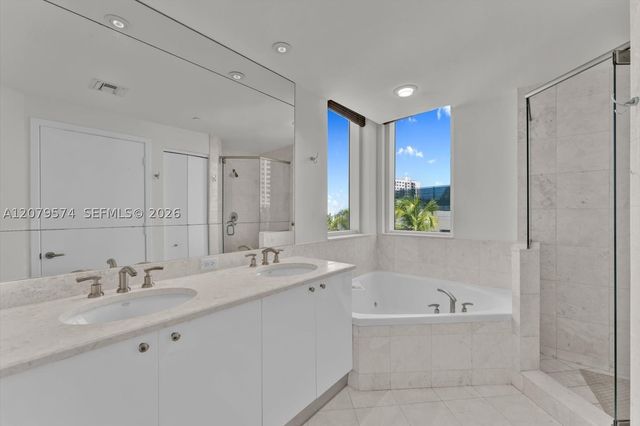 901 Brickell Key Blvd 609, Miami, FL 33131