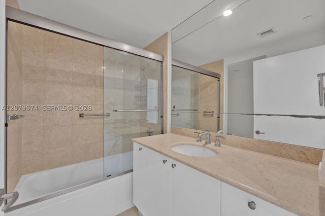 901 Brickell Key Blvd 609, Miami, FL 33131