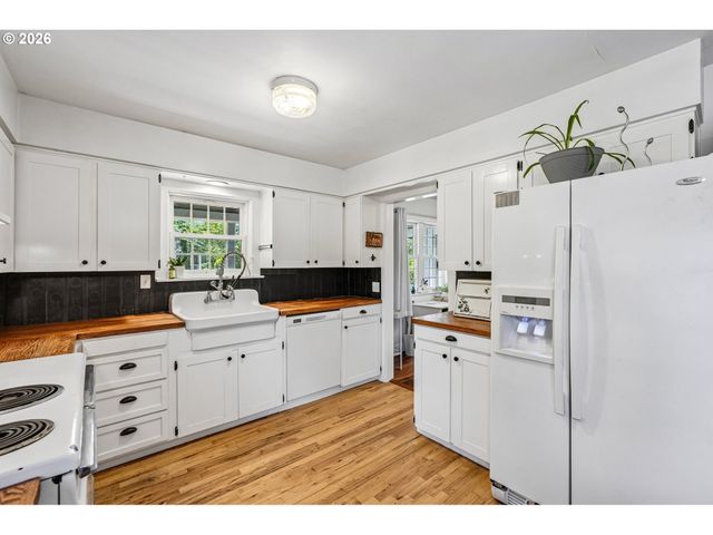 819 SIERRA VISTA Dr, Newberg, OR 97132