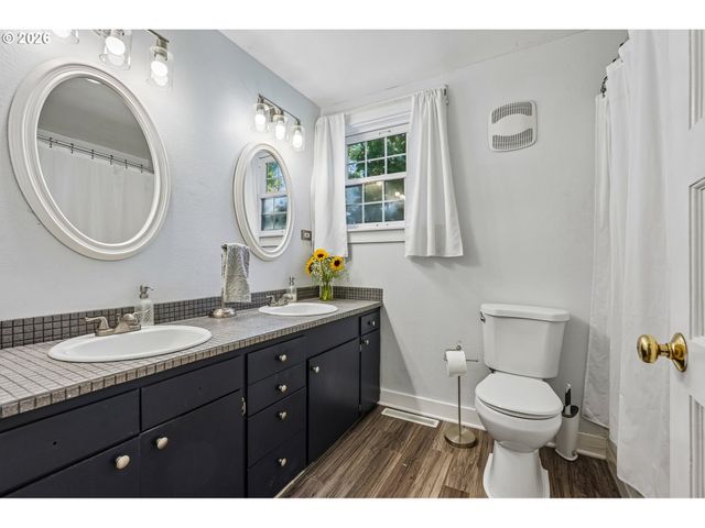 819 SIERRA VISTA Dr, Newberg, OR 97132