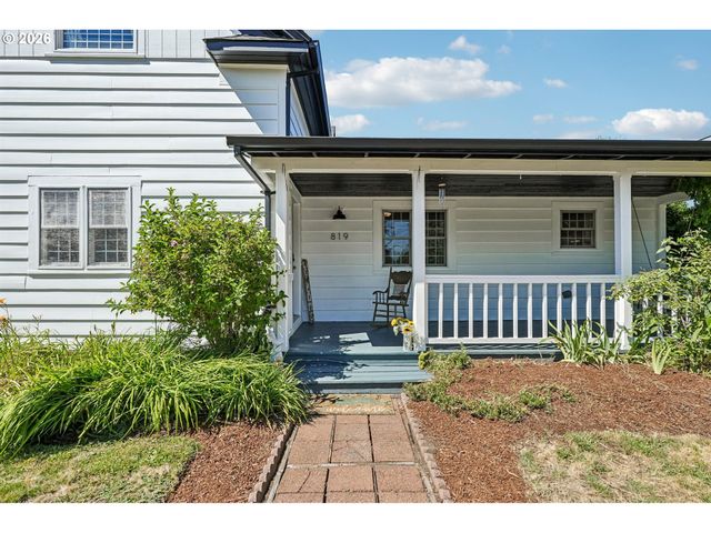 819 SIERRA VISTA Dr, Newberg, OR 97132