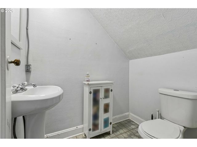 819 SIERRA VISTA Dr, Newberg, OR 97132