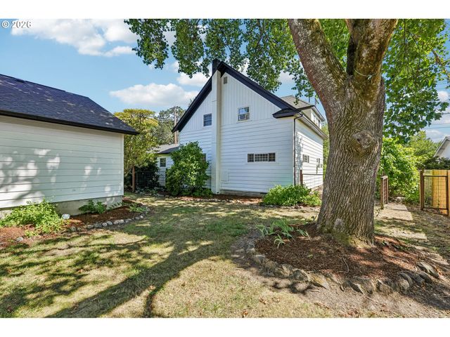 819 SIERRA VISTA Dr, Newberg, OR 97132