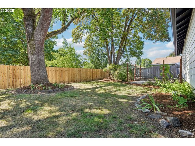 819 SIERRA VISTA Dr, Newberg, OR 97132