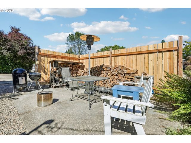 819 SIERRA VISTA Dr, Newberg, OR 97132