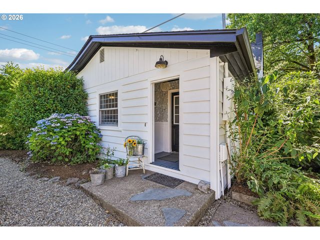 819 SIERRA VISTA Dr, Newberg, OR 97132