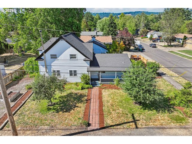 819 SIERRA VISTA Dr, Newberg, OR 97132