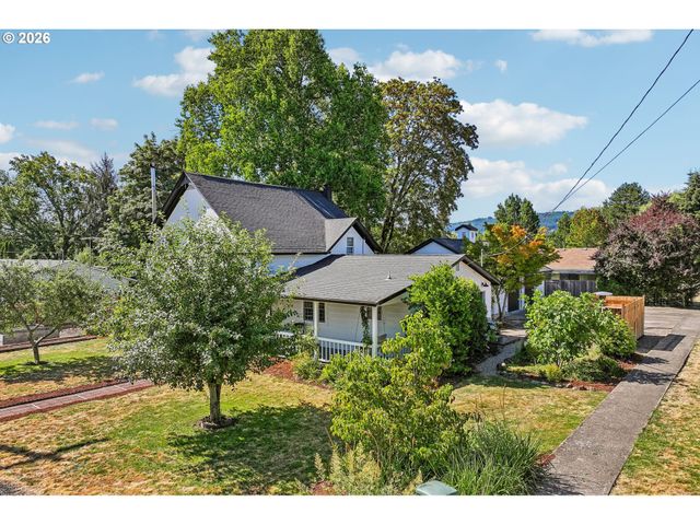 819 SIERRA VISTA Dr, Newberg, OR 97132