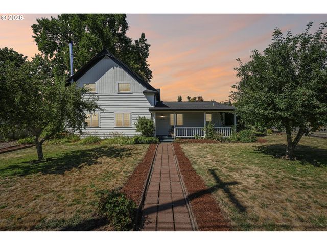 819 SIERRA VISTA Dr, Newberg, OR 97132