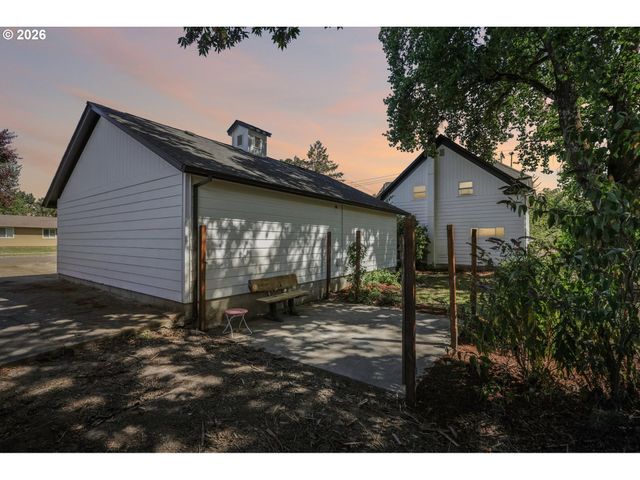 819 SIERRA VISTA Dr, Newberg, OR 97132