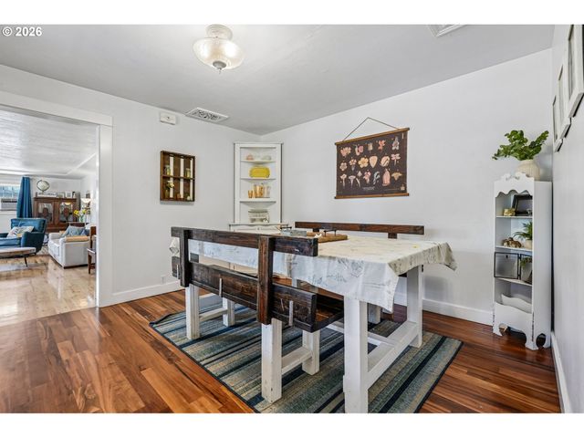 819 SIERRA VISTA Dr, Newberg, OR 97132