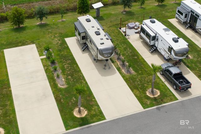777 Vacation Circle, Foley, AL 36535