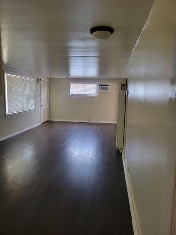 340 N K Street, Dinuba, CA 93618