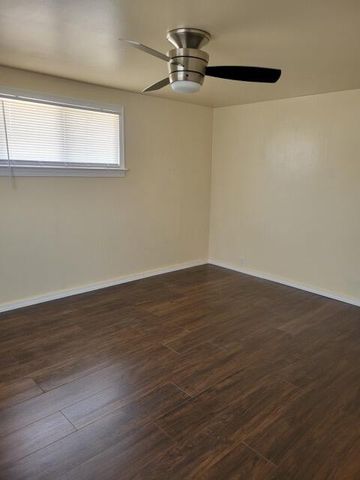 340 N K Street, Dinuba, CA 93618