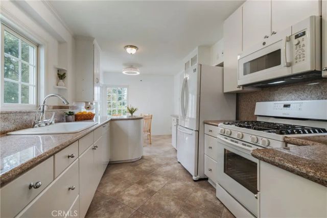 1231 N Maryland Avenue, Glendale, CA 91207