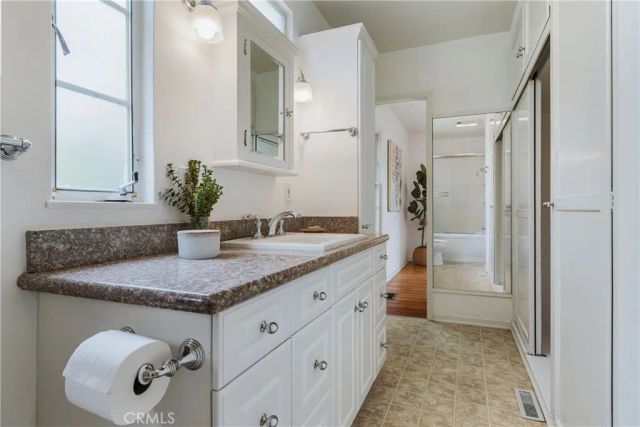 1231 N Maryland Avenue, Glendale, CA 91207