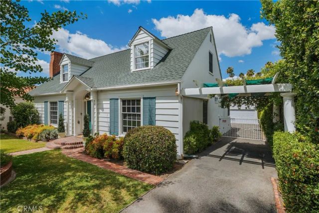 1231 N Maryland Avenue, Glendale, CA 91207