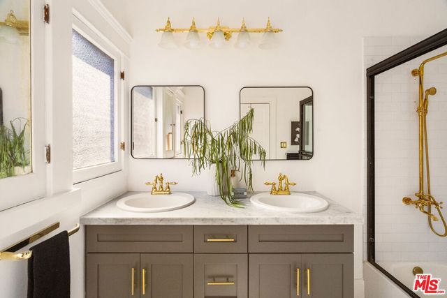 1527 W 45th Street, Los Angeles, CA 90062