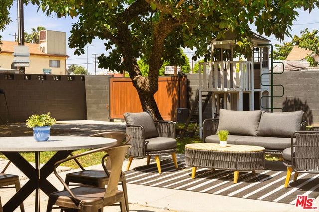 1527 W 45th Street, Los Angeles, CA 90062