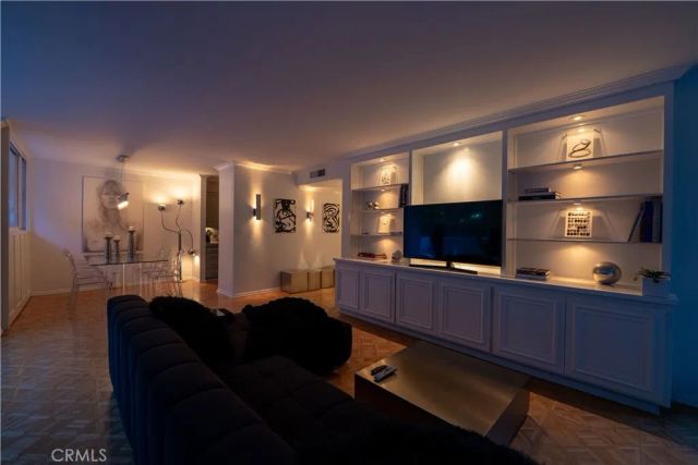 8787 Shoreham Drive 201, West Hollywood, CA 90069