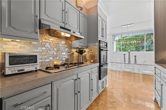 8787 Shoreham Drive 201, West Hollywood, CA 90069