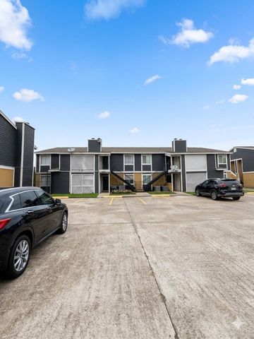 12611 Ashford Meadow Drive D, Houston, TX 77082