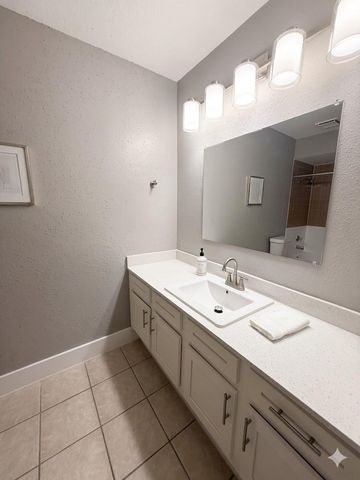 12611 Ashford Meadow Drive D, Houston, TX 77082