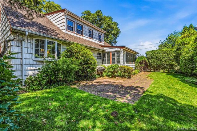 50 Yale Street, Garden City, NY 11530